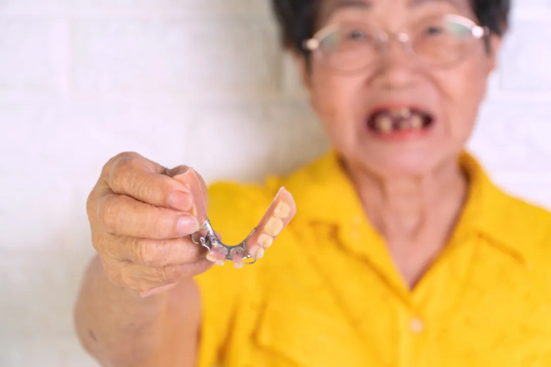 牙齒修復(fù)，不止這三種方法，你需要慎重選擇